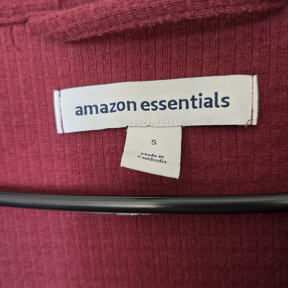 Amazon Essentials Maroon Waffle Knit Robe - Picture 3 of 3